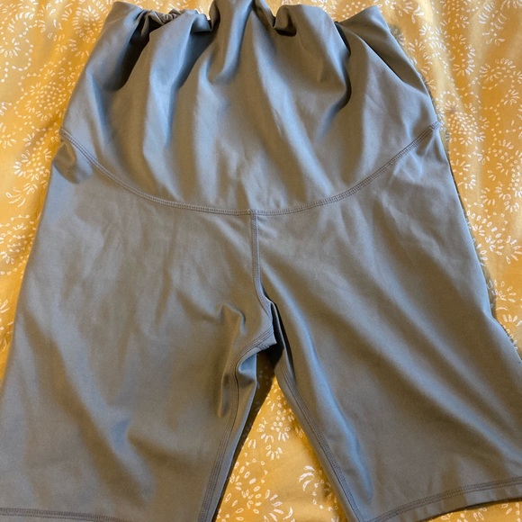 H&M MAMA Sage Green Bike Shorts Large - Picture 2 of 4